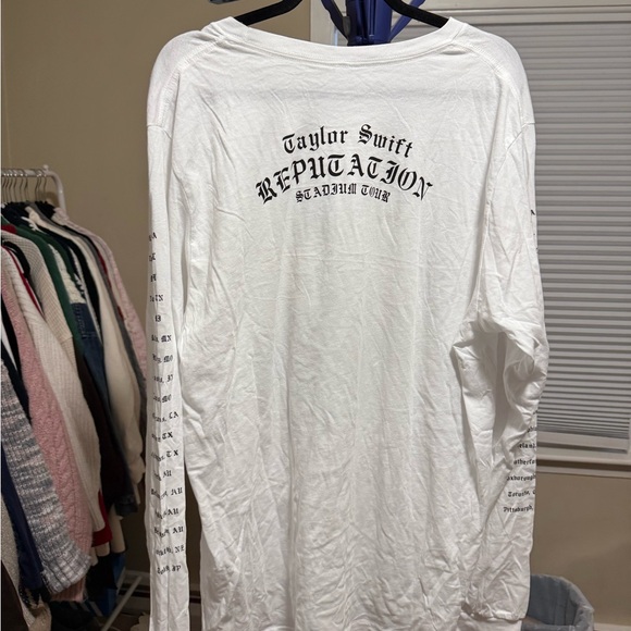 NWOT Taylor Swift Reputation Stadium Tour Merch- Size 2XL - Picture 5 of 5